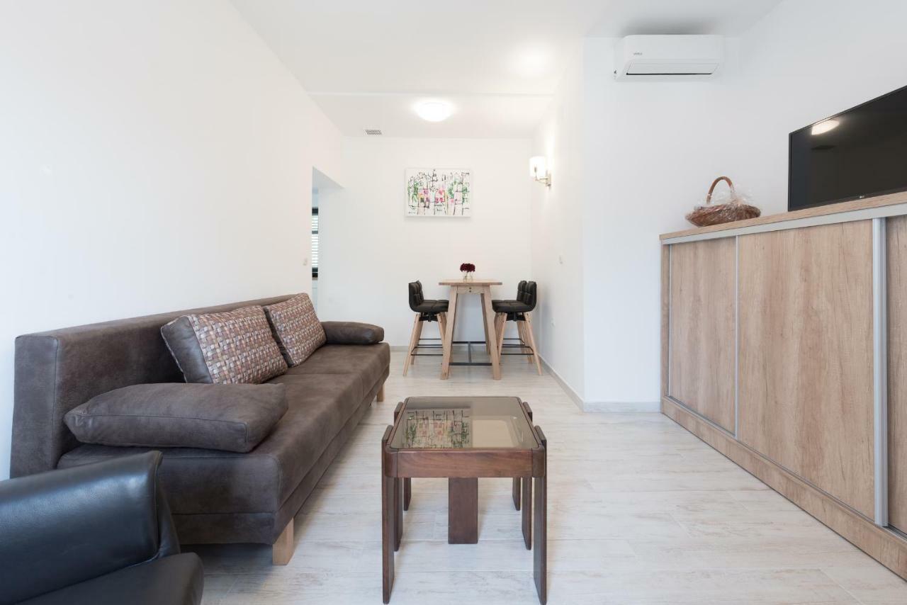 Apartment Obradovic *