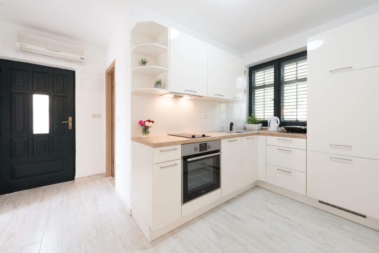 Obradovic Apartment Cavtat